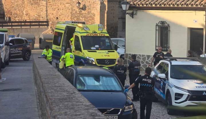 Fallece un turista sueco de parada cardirrespiratoria tras desvanecerse en pleno casco de Toledo