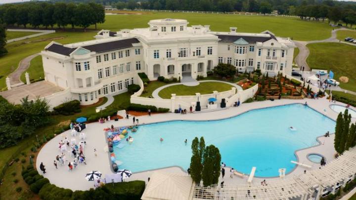 Rick Ross y su piscina "tamaño The Boss": un paraíso acuático de 1,3 millones de litros