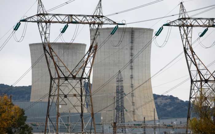Medusas detienen cuatro reactores de la central nuclear de Gravelines en Francia