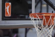 Tercer hombre es arrestado por lanzar juguete sexual en juego de la WNBA