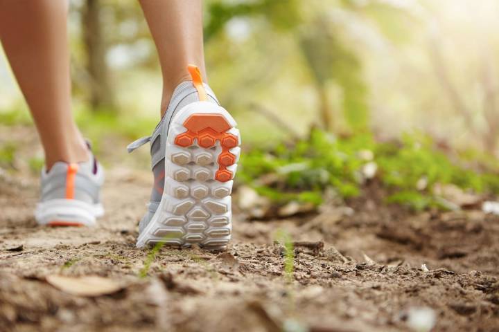 Caminata japonesa. Qué tan efectiva es para reemplazar los 10.000 pasos diarios y mejorar la salud del corazón, según expertos