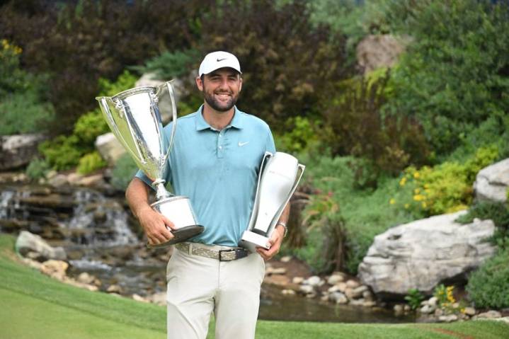 Scottie Scheffler chases down Robert MacIntyre for BMW title
