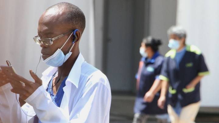 Gobierno de Trump retira visas a funcionarios en África por contratar misiones médicas cubanas