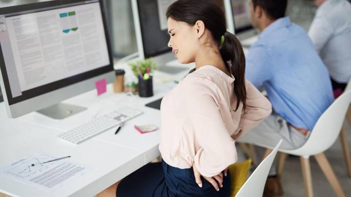 ¿Sentado erguido todo el día? Mejora tu postura de forma sencilla