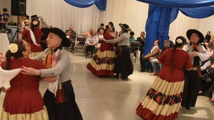 El municipio acompañó festejos de residentes catamarqueños
