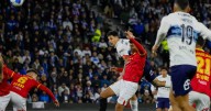 ¿Quién otro? Zampedri agiganta su leyenda en la UC y anota el gol inaugural del Claro Arena
