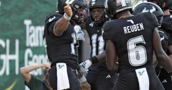 South Florida routs No. 25 Boise State 34-7 for 1st win over Top 25 since since 2016