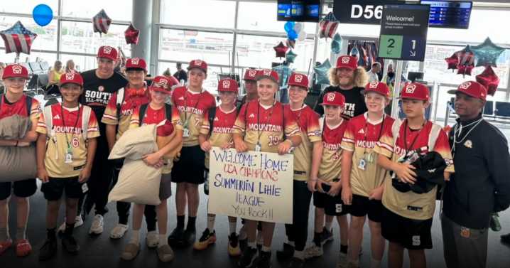 Little League U.S. champion Summerlin South greeted by supporters upon return