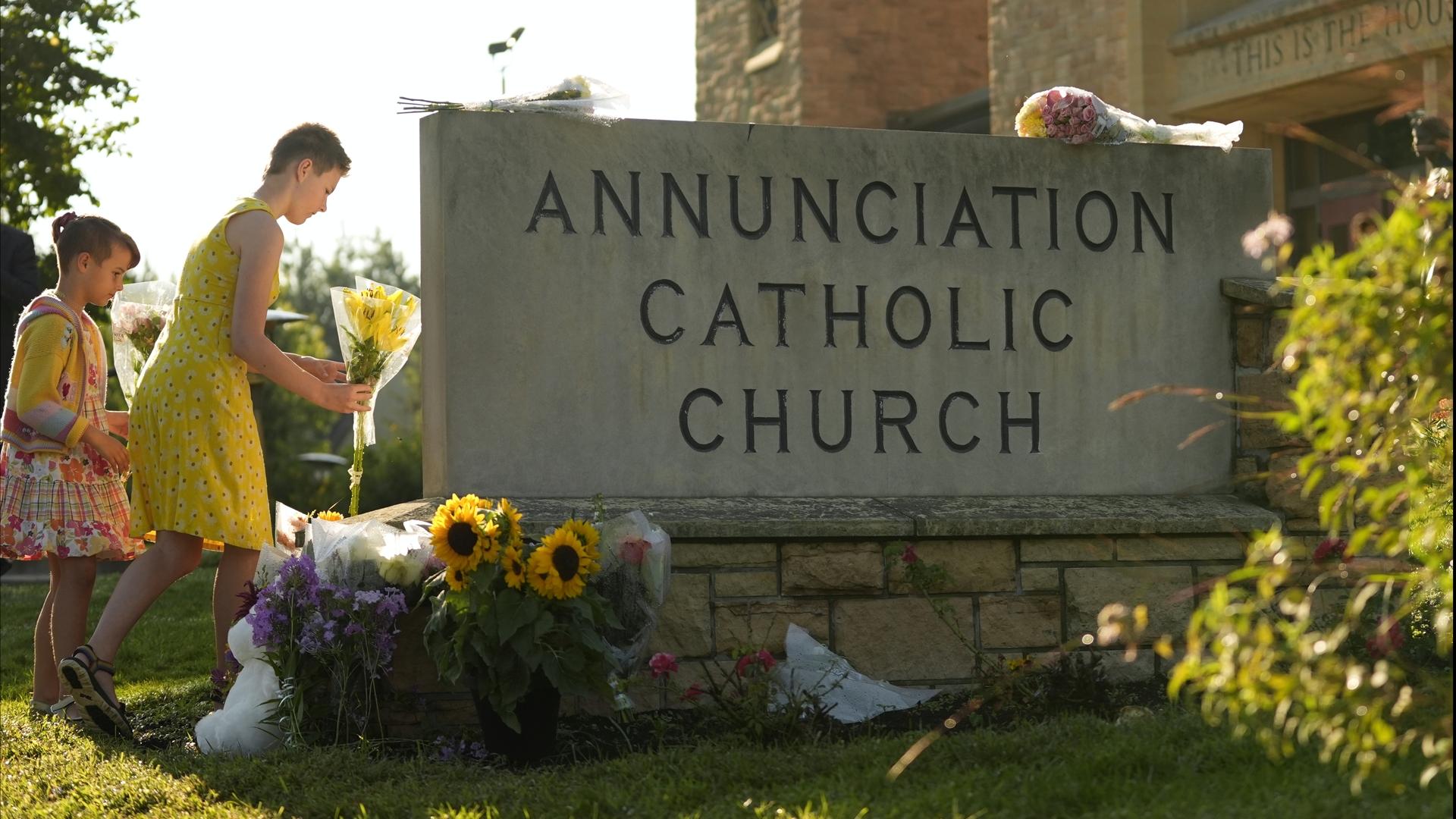 Community mourns the victims of Wednesday's shooting at Minneapolis Catholic school