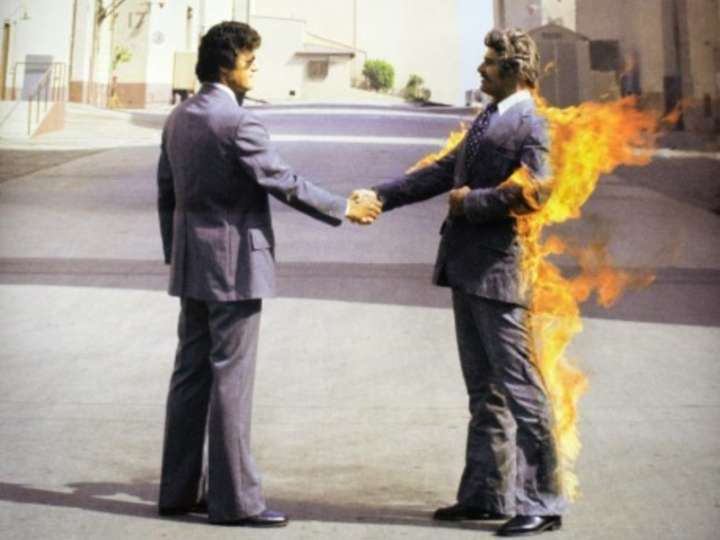 Murió Ronnie Rondell Jr., el protagonista de la foto del hombre en llamas que usó Pink Floyd en el disco Wish you were here