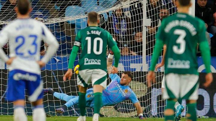 Poussin abandona el Real Zaragoza