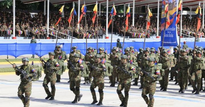 Nicolás Maduro activa 4.5 millones de milicianos ante EE.UU.