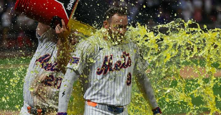 Walk-off win puts division in play for Mets
