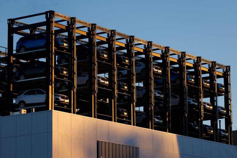 US business inventories rise as expected in June