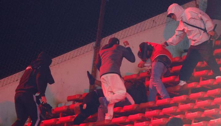 "Demencial": La portada de Olé tras los graves incidentes en Independiente vs. Universidad de Chile