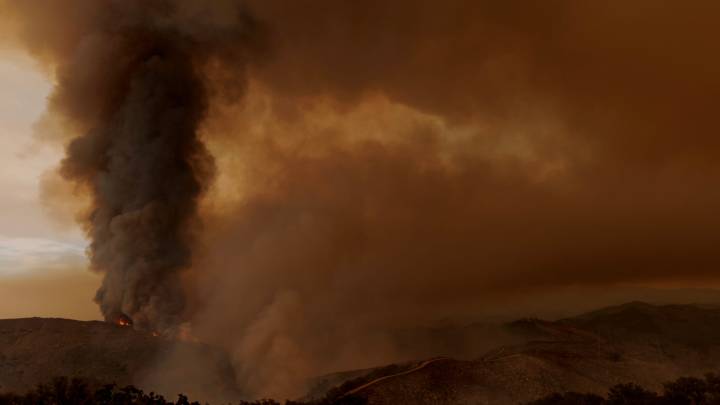 'Mega fire' in California becomes state's largest in 2025