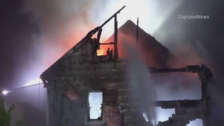 Logan Square house fire displaces 12 people