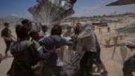 Israel planea detener los lanzamientos aéreos de ayuda y reducir ingreso de camiones antes de tomar Ciudad de Gaza, según fuente