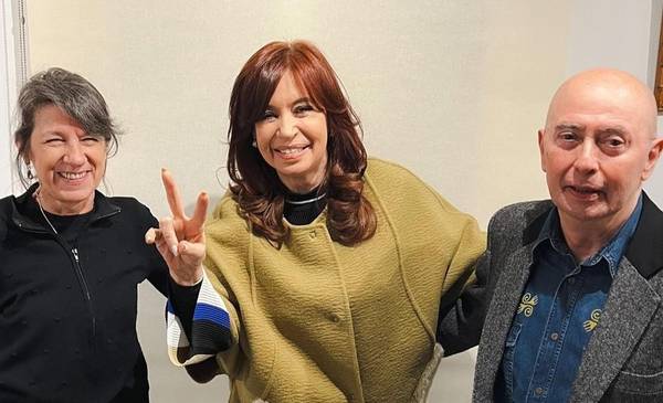 Cristina Kirchner y el Indio Solari: difundieron una imagen del encuentro entre la expresidenta y el cantante