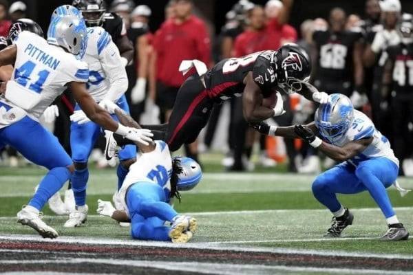 Suspenden Lions-Falcons por lesión de Norris