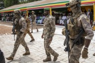 Mali’s military rulers arrest 2 generals, a suspected French agent and others in alleged coup plot
