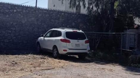 Hallaron cadáver dentro de camioneta en la Fidel Ávila