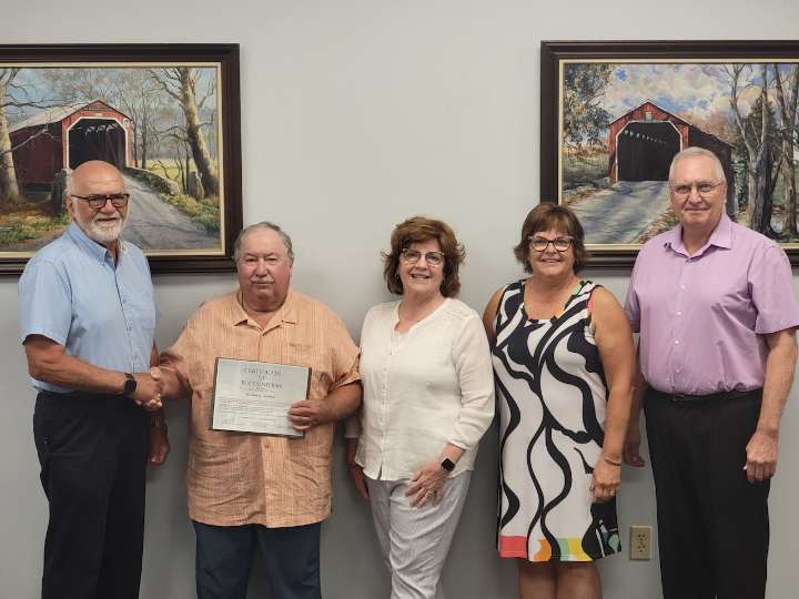 Veterinarian honored for 50 years of service in Perry County