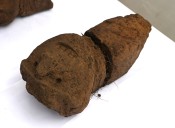 Cabezas clavas halladas en Ollape son las primeras descubiertas en su contexto original
