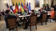 Amid topsy-turvy Ukraine peace talks, no deal likely