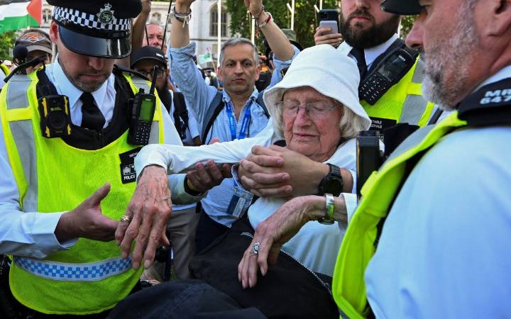 Protesta contra ilegalización de 'Palestine Action' deja 365 detenidos en Londres