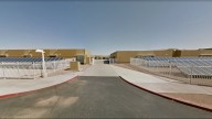 Detienen a estudiante por arma en escuela en el oeste del valle