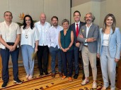 La foto: senadores gringos se reúnen con precandidatos presidenciales