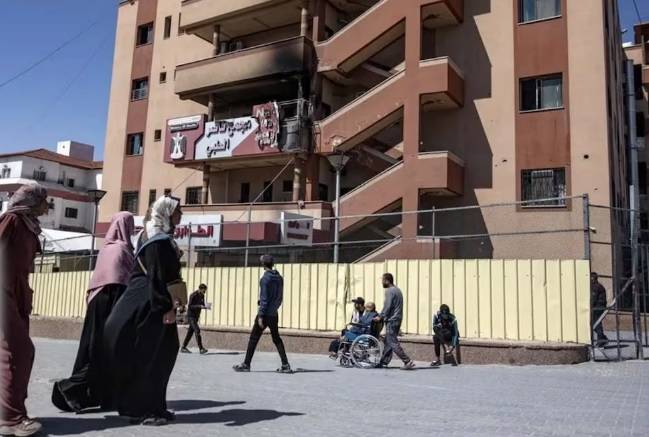 Israel ataca con dron hospital en Gaza; mueren 20 personas, incluidos 5 periodistas