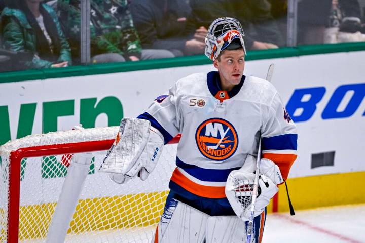 Islanders’ Semyon Varlamov To Resume Skating