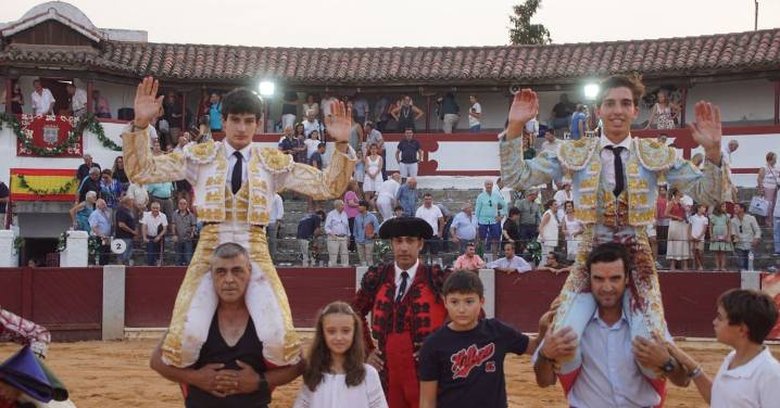Guijuelo celebra su novillada mixta con picadores con el rejoneador Sergio Pérez de Gregorio y los novilleros Cristian González y Julio Norte