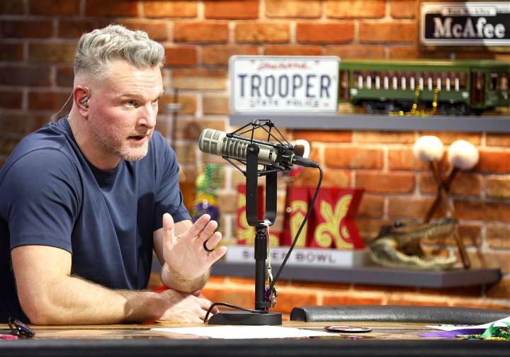 Pat McAfee donates scoreboards to Plum High School