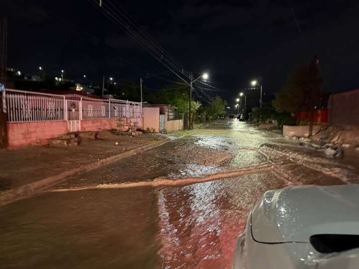 Reportan varios incidentes por lluvias en Ciudad Juárez