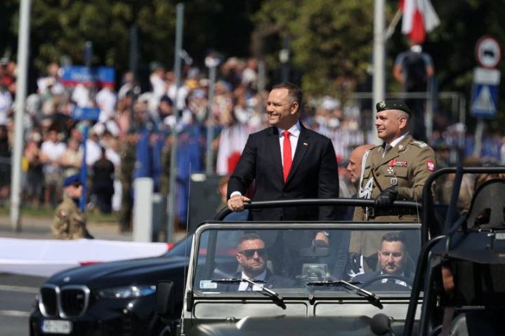Polish president shows off military hardware, sees Russia 'floundering' in Ukraine