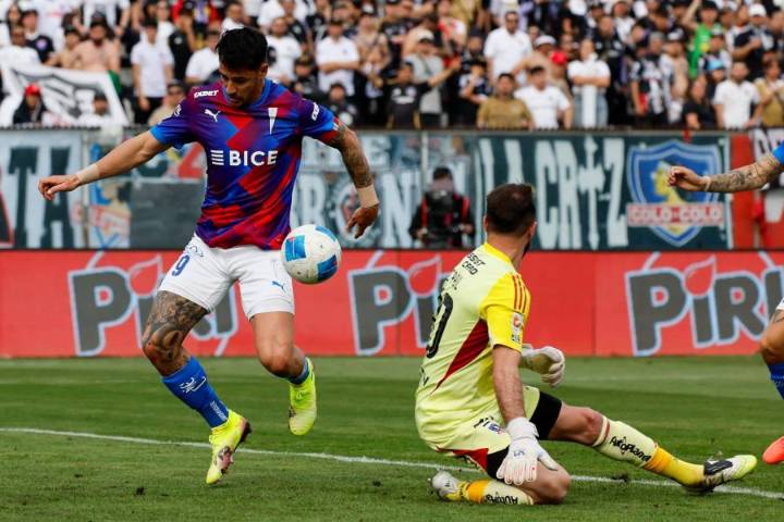 Con la complicidad de de Paul: Los goles de la UC para adelantarse a Colo Colo en el primer tiempo
