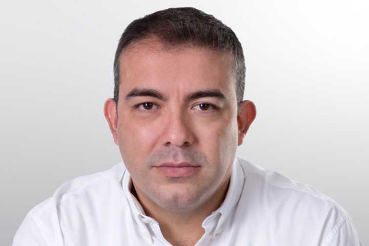 Por peculado, Corte Suprema acusa a senador Carlos Abraham Jiménez