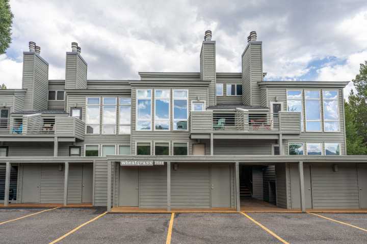 A first look at 3548 N Lake Creek Drive, 2223