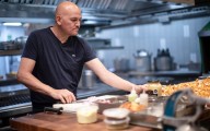 El chef mexicano 'Lalo' García, de migrante 2 veces deportado a ganar una estrella Michelin