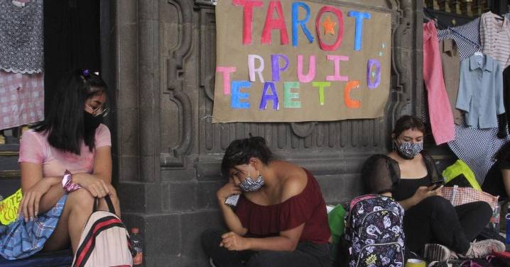 Comerciantes feministas denuncian retiro con uso de fuerza; BJ defiende recuperación de espacios