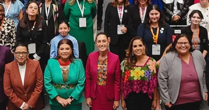 'Es tiempo de mujeres en México y en el mundo', dice Sheinbaum