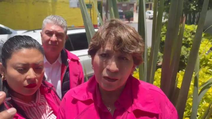 Gobernadora Delfina Gómez Álvarez asiste al velorio de Dulce, menor de 12 años asesinada en Chalco