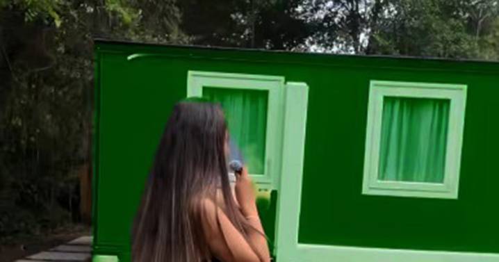 Colombiana presume en EU casas prefabricadas chinas; ‘tienen todo’
