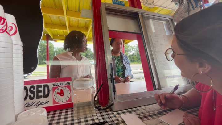 Tupelo restaurant keeps hungry customers coming back for seventy years