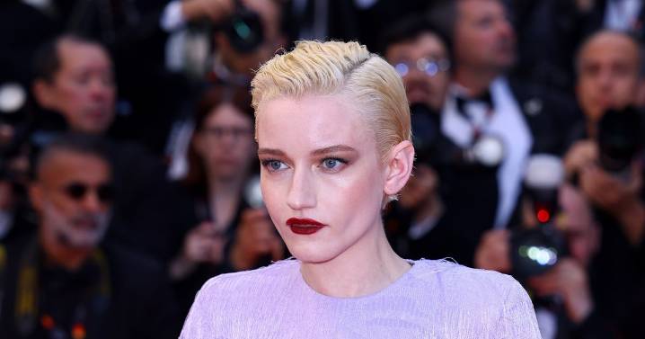 Julia Garner's Best Red Carpet Fashion, From 2013 Until Now