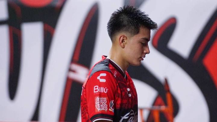 Gilberto Mora hace doblete, pero Xolos pierde ventaja de 3-0 y Chivas le empata con golazos