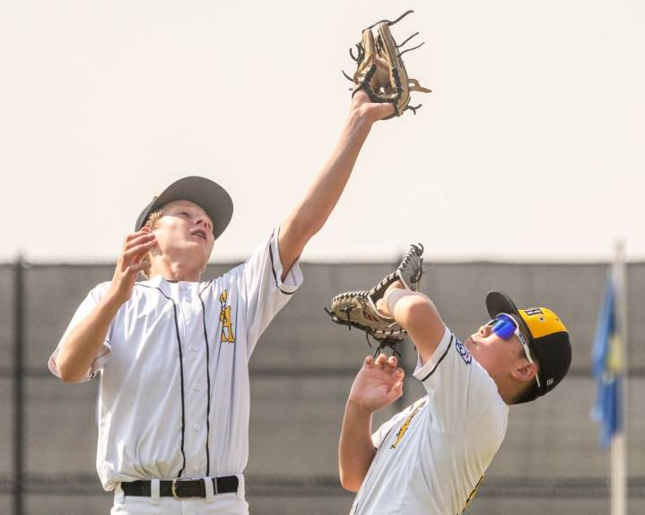 Timely hitting carries SoCal to win at Little League West Regional